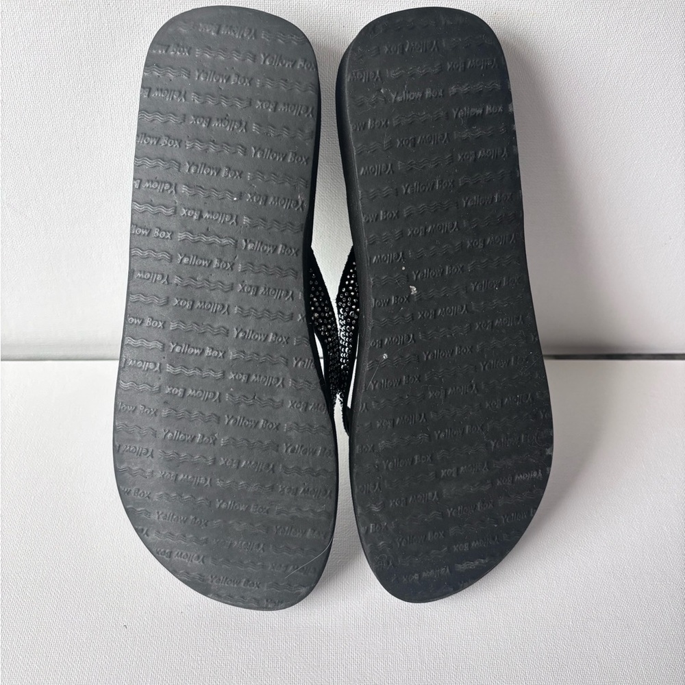 Yellow Box, black, flips, size 7.5 - Picture 4 of 4